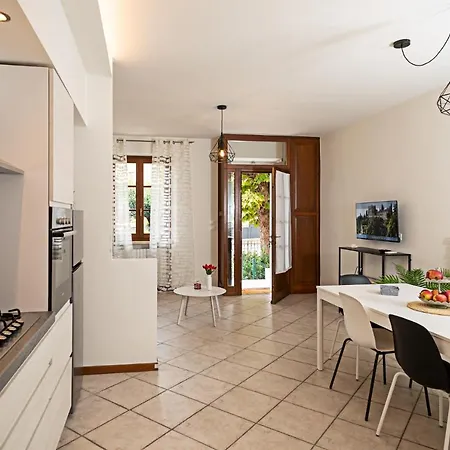 Townhouse 71 - Regarda Travel Tatil Evi Bardolino