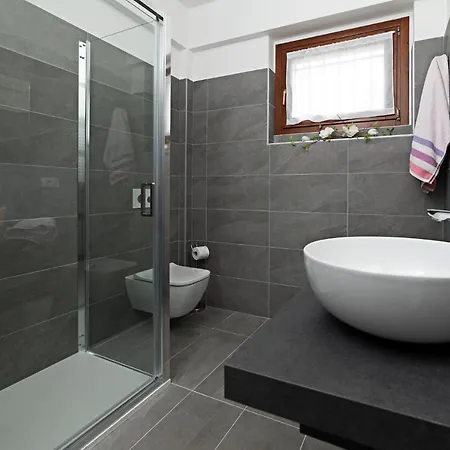 Townhouse 71 - Regarda Travel Tatil Evi Bardolino